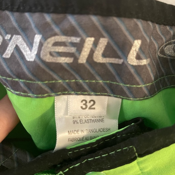 Men’s size 32 waist O’NEILL board shorts (swim shorts) - Picture 3 of 4